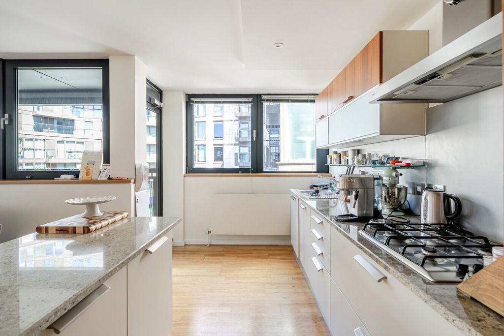 Property photo 2 of 13 1467205-10-6A15Ab...