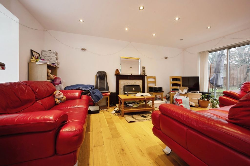 Property photo 3 of 20 Pbox-Img.Jpg
