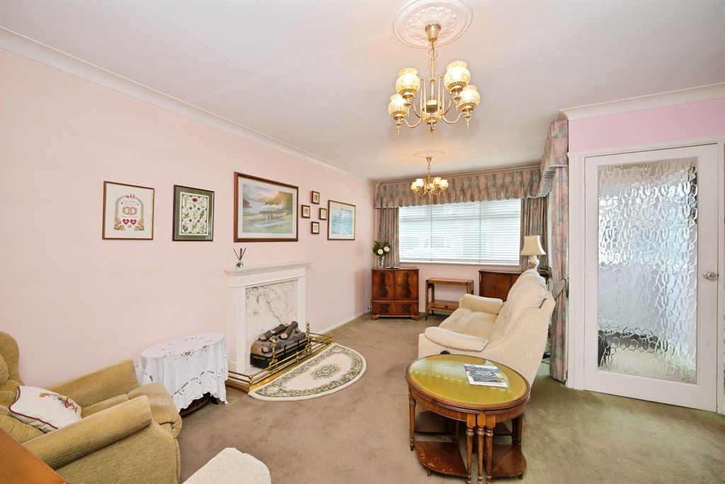 Property photo 2 of 17