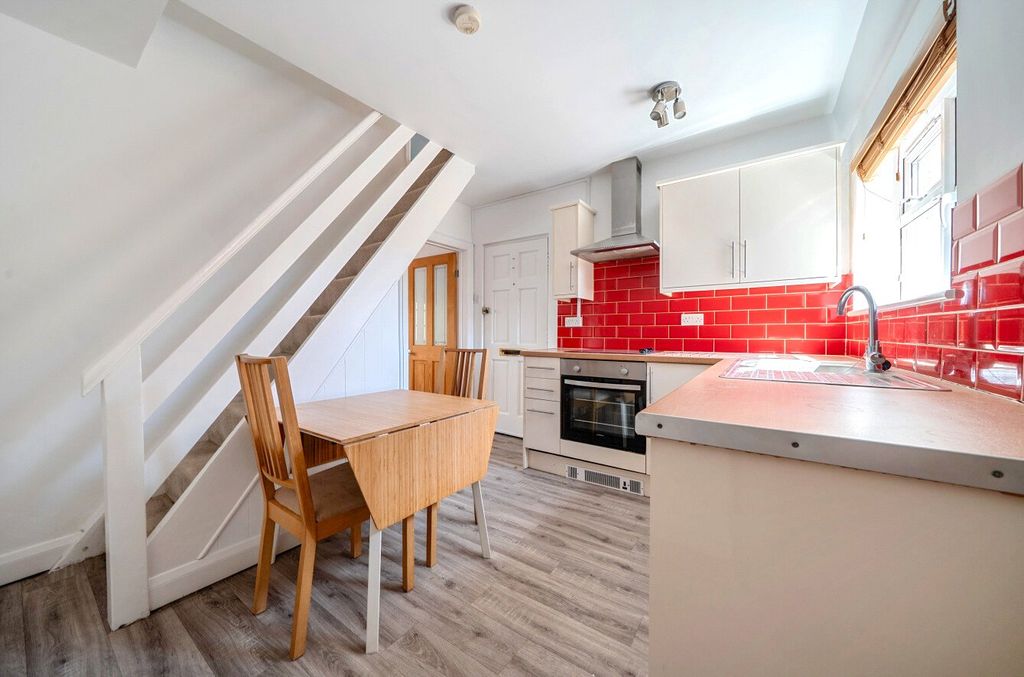 Property photo 2 of 11 Kitchen/Breakfast Rm