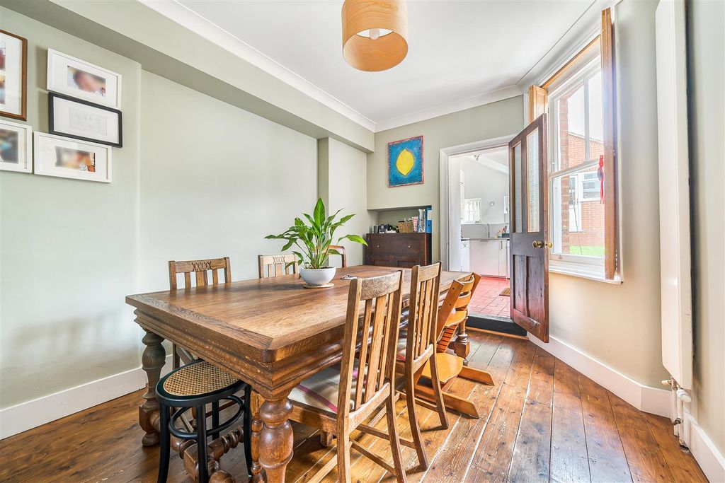 Property photo 3 of 25 1329678-20-687Fc496c8E46.Jpg