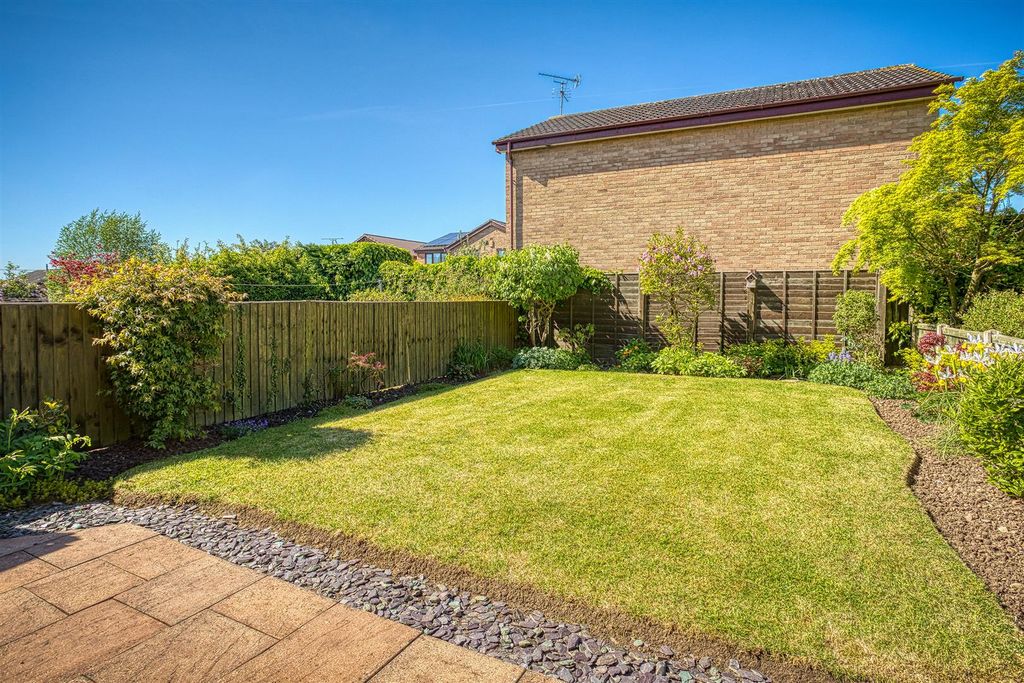 Property photo 2 of 12