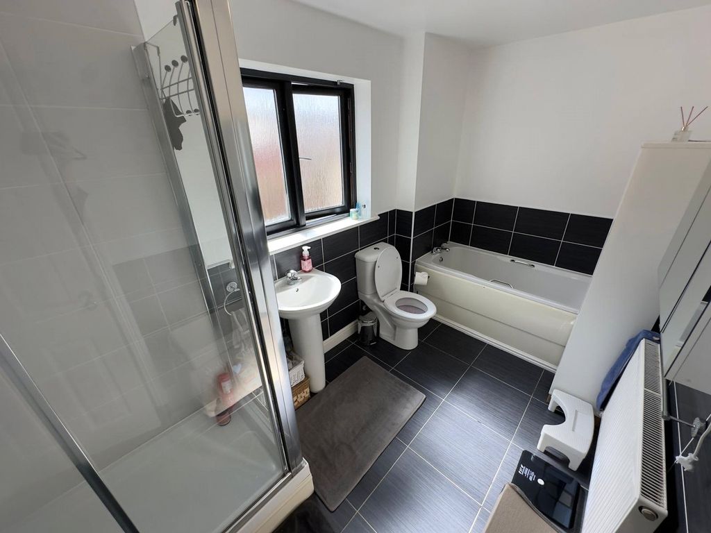 Additional image 8 of 5 bed detached house to rentGlendale, Lawley Village, Telford, Shropshire TF4