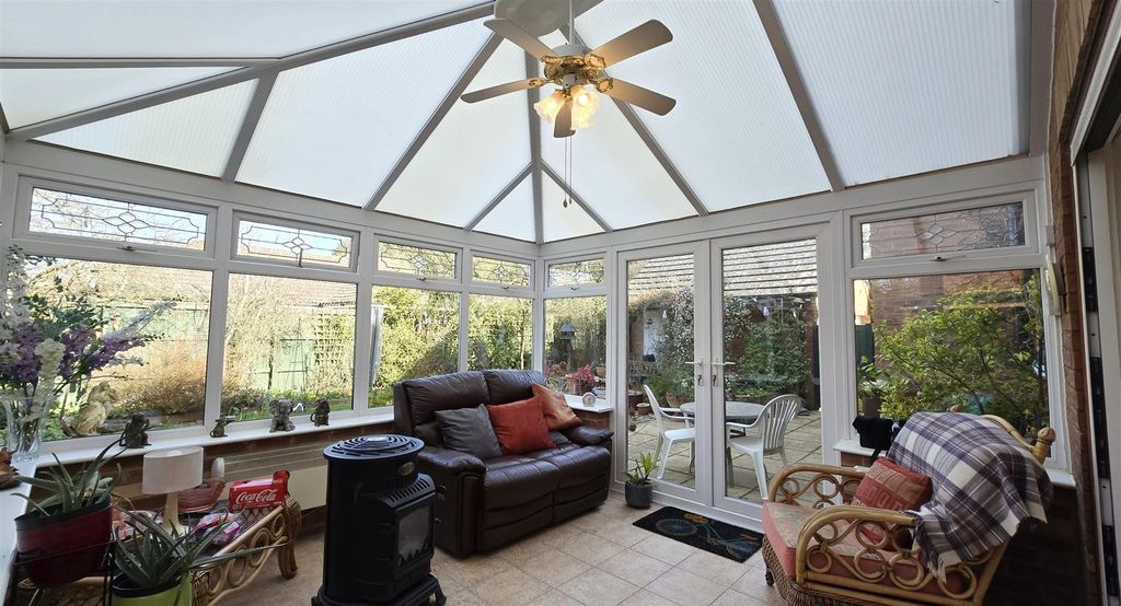 Property photo 3 of 23 Conservatory