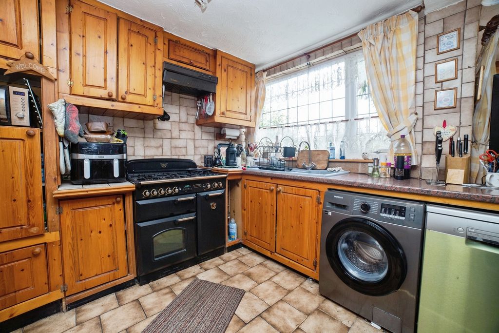 Property photo 2 of 27 Pbox-Img.Jpg