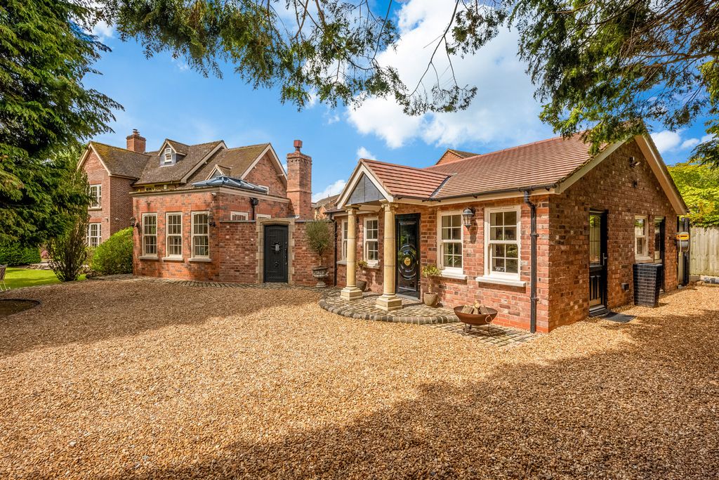 Property photo 3 of 49