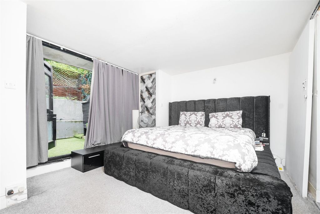 Property photo 1 of 10 P08.Jpg
