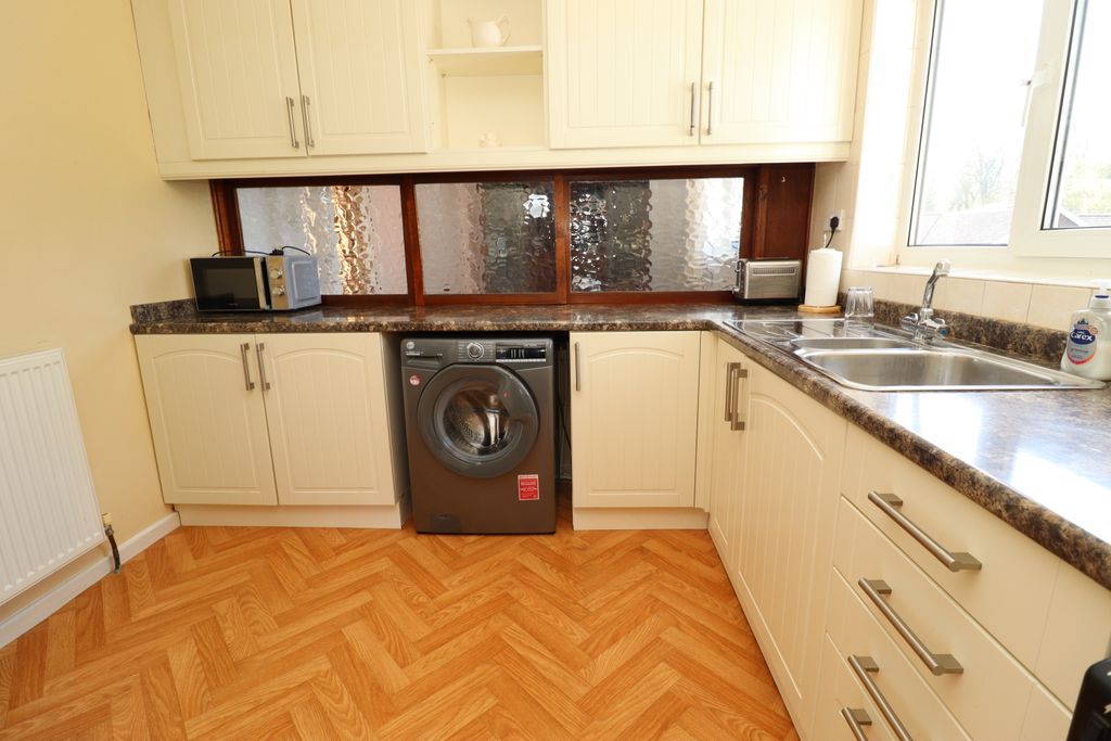 Property photo 2 of 13 Img_1774