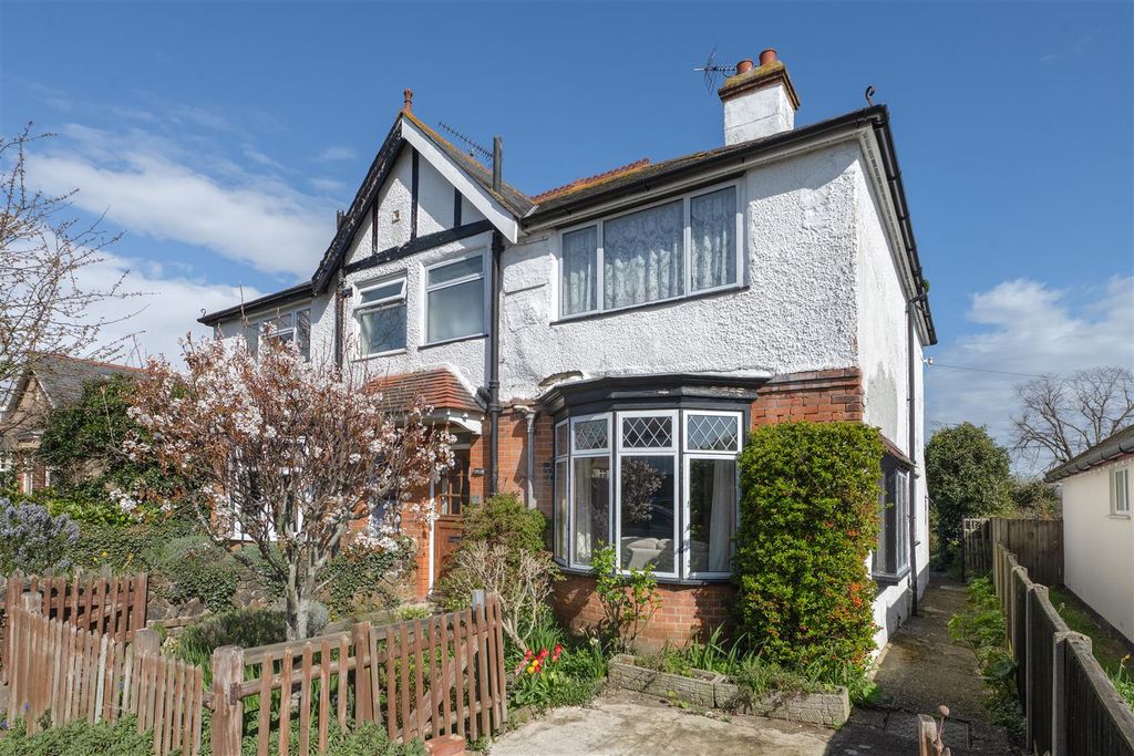 Property photo 1 of 16 Baddlesmere Road, Tankerton, Whitstable