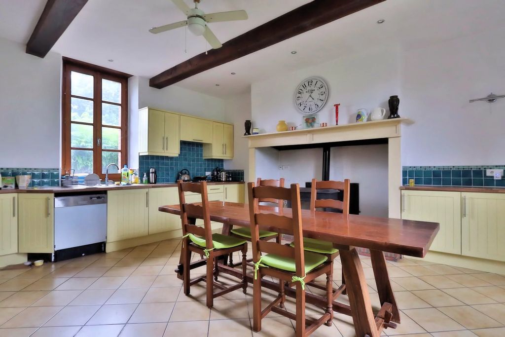 Property photo 3 of 39
