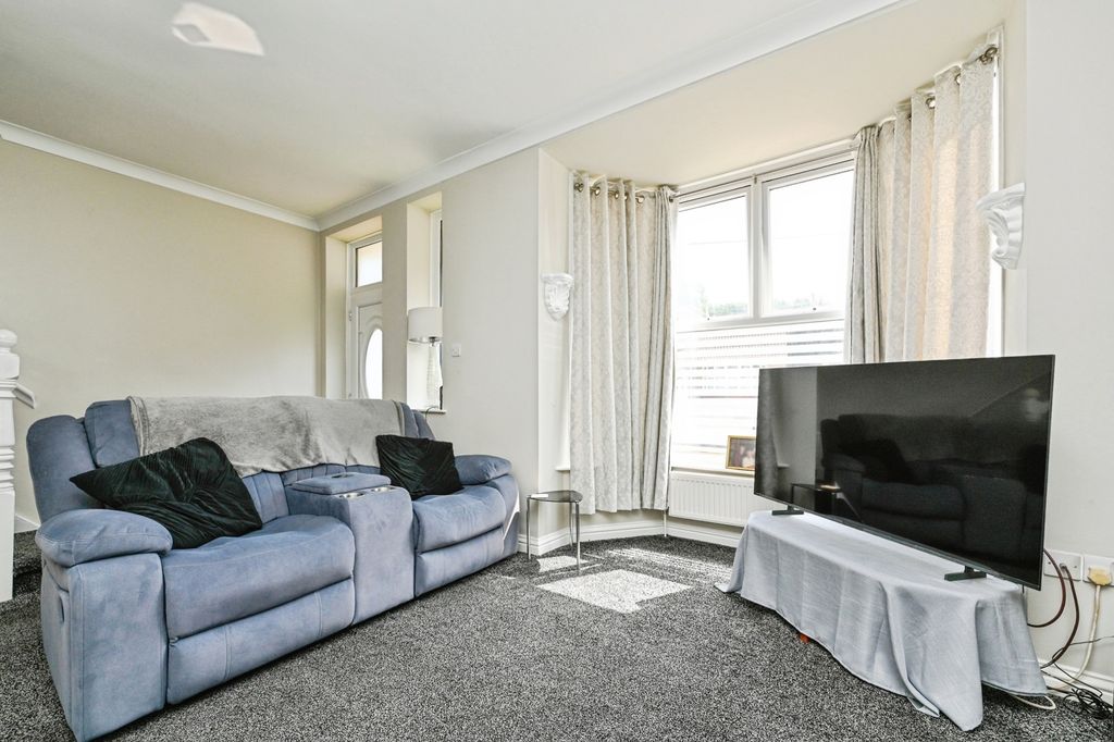 Property photo 3 of 23 Pbox-Img.Jpg
