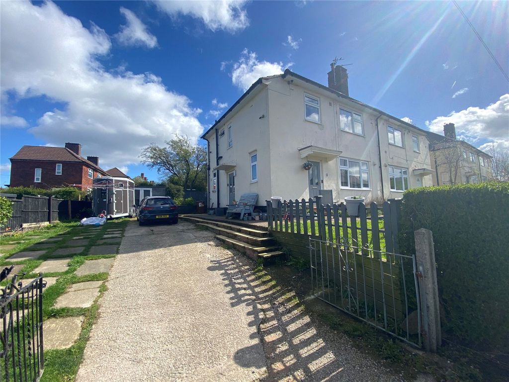 Property photo 1 of 12 External