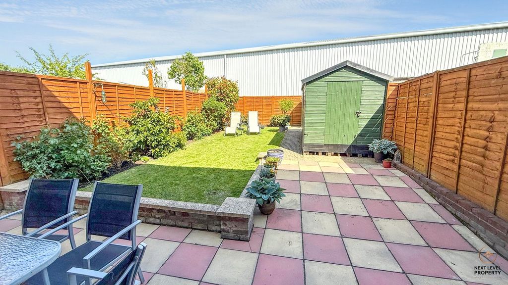 Property photo 2 of 13