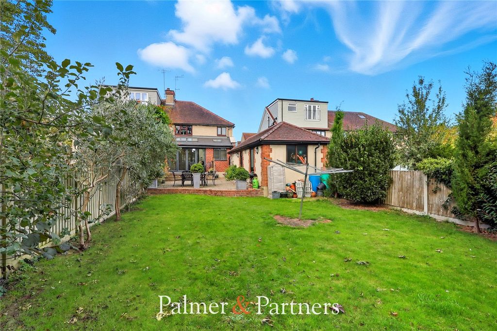 Property photo 2 of 38 Picture No. 12