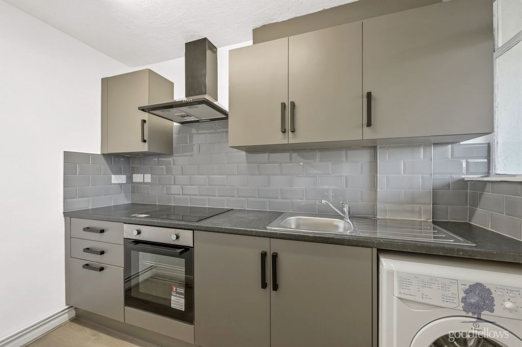 Property photo 1 of 11 Picture No. 12