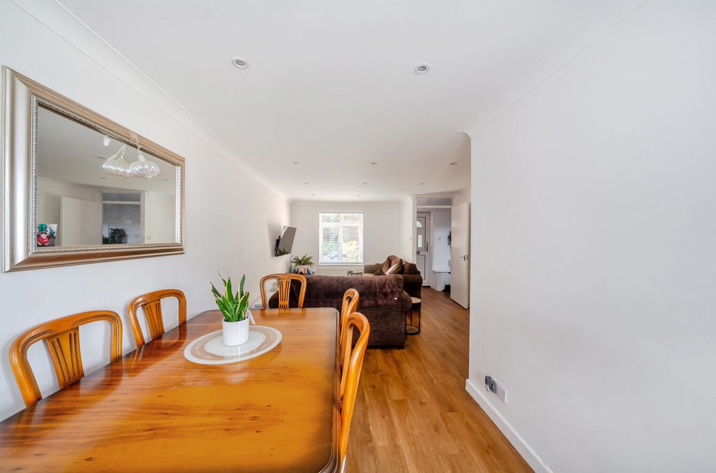 Property photo 2 of 13 1463679-19-6A0742...