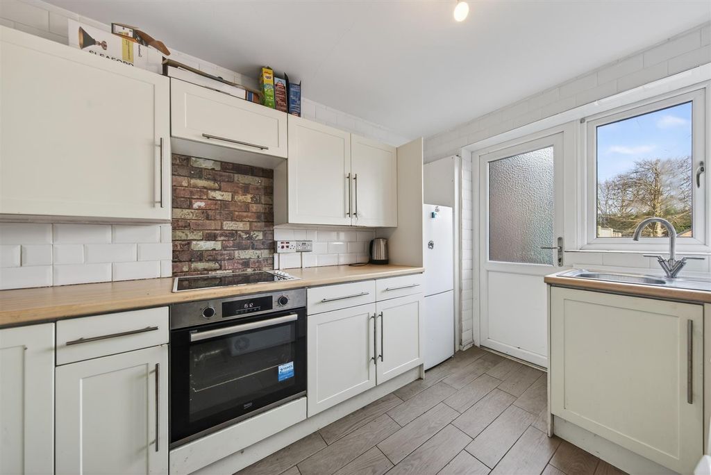 Property photo 3 of 22 106Townfieldrdweb19.Jpg