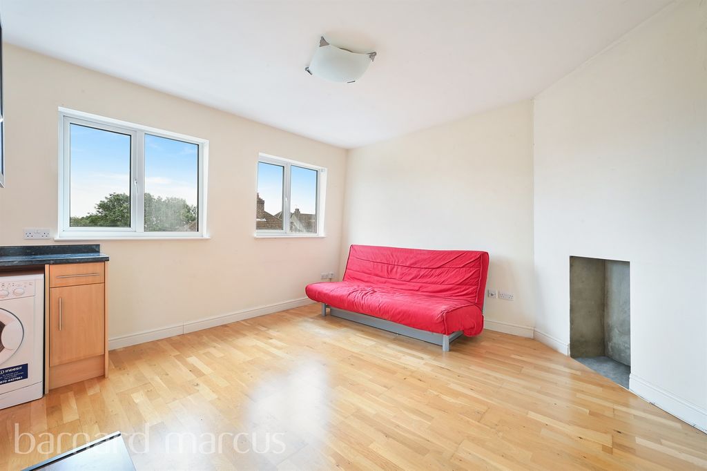 Property photo 1 of 5