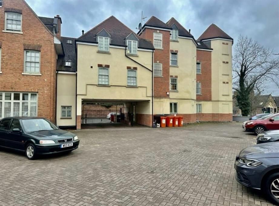 Property photo 1 of 11 Front