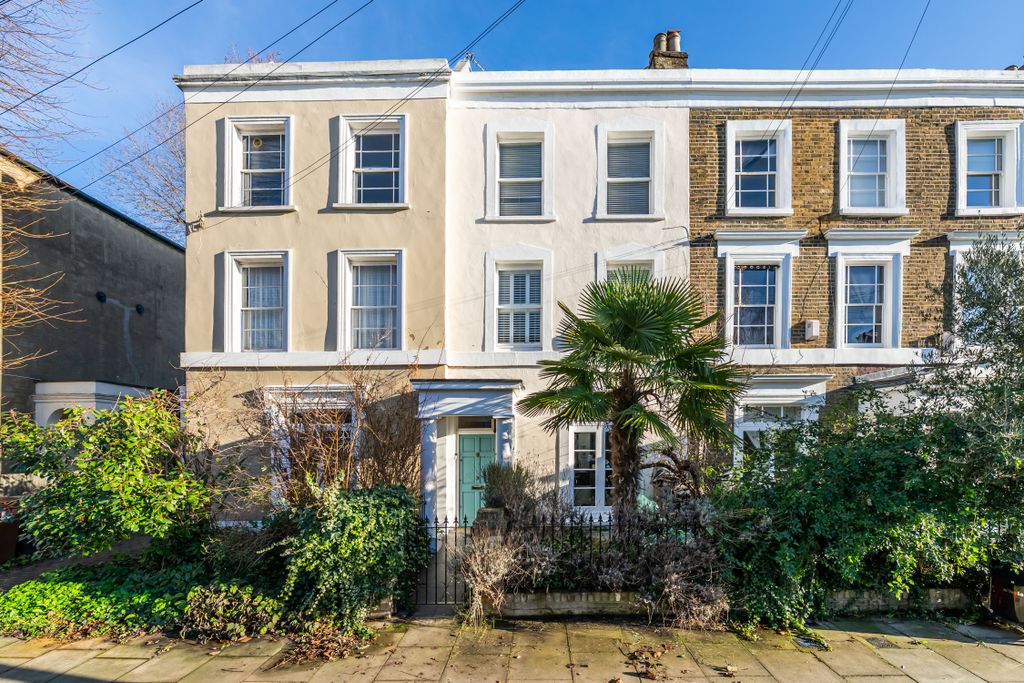 Property photo 2 of 41