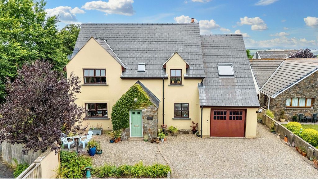 Property photo 1 of 39