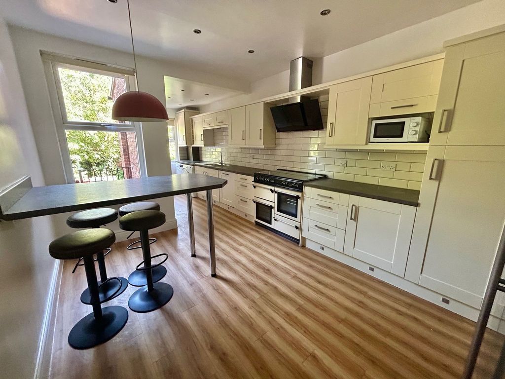 Property photo 2 of 27 Kitchen