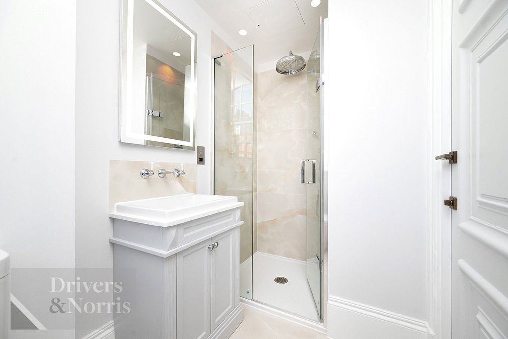 Property photo 3 of 11 Picture No. 16