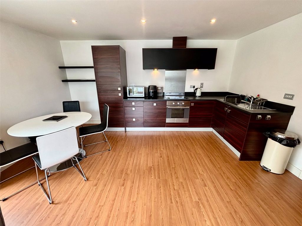 Property photo 2 of 13 Picture No. 08