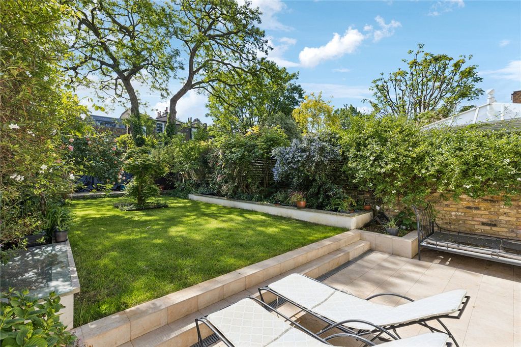 Property photo 1 of 27 Garden