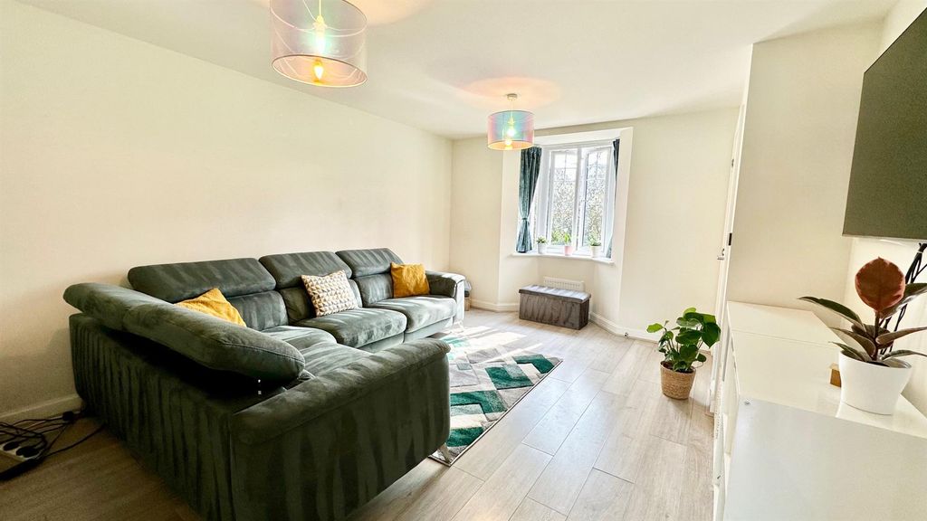 Property photo 2 of 30