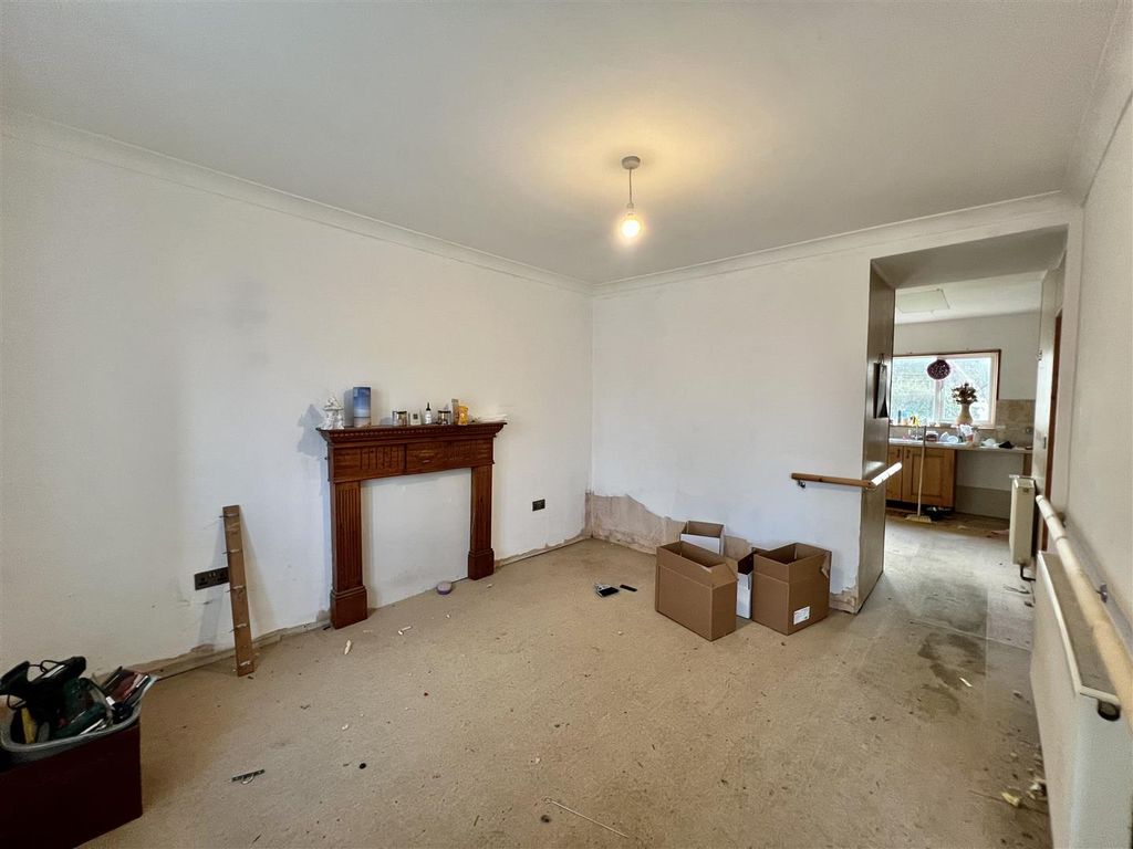 Property photo 2 of 21 Lounge