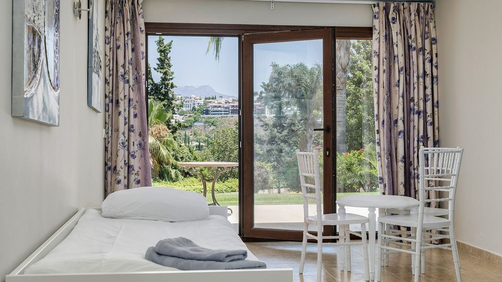 Property photo 3 of 23