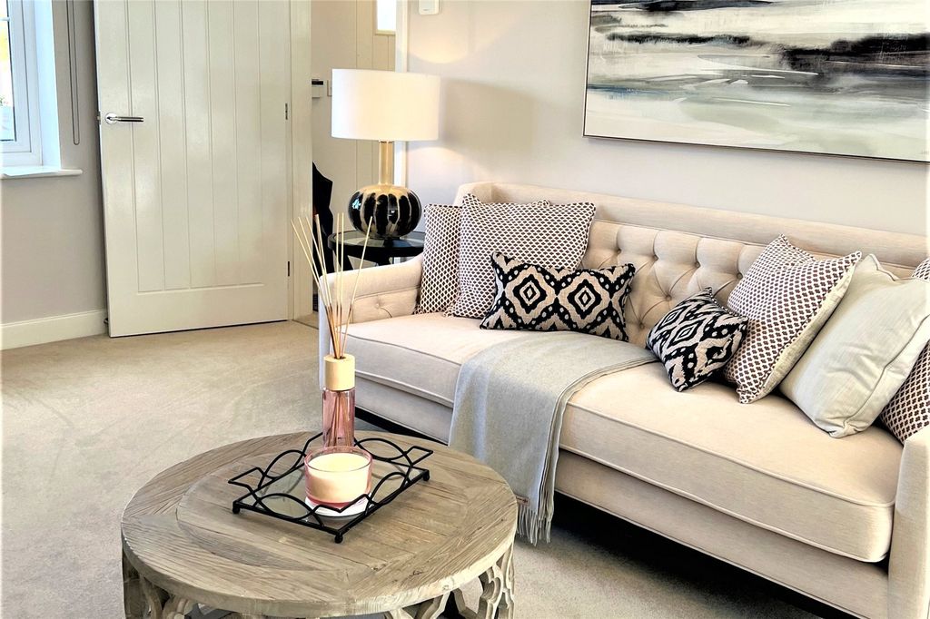 Property photo 2 of 8 Picture No. 13