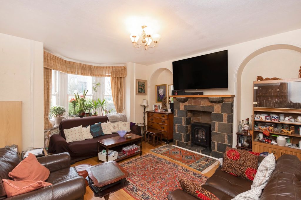 Property photo 2 of 19 Picture No. 18