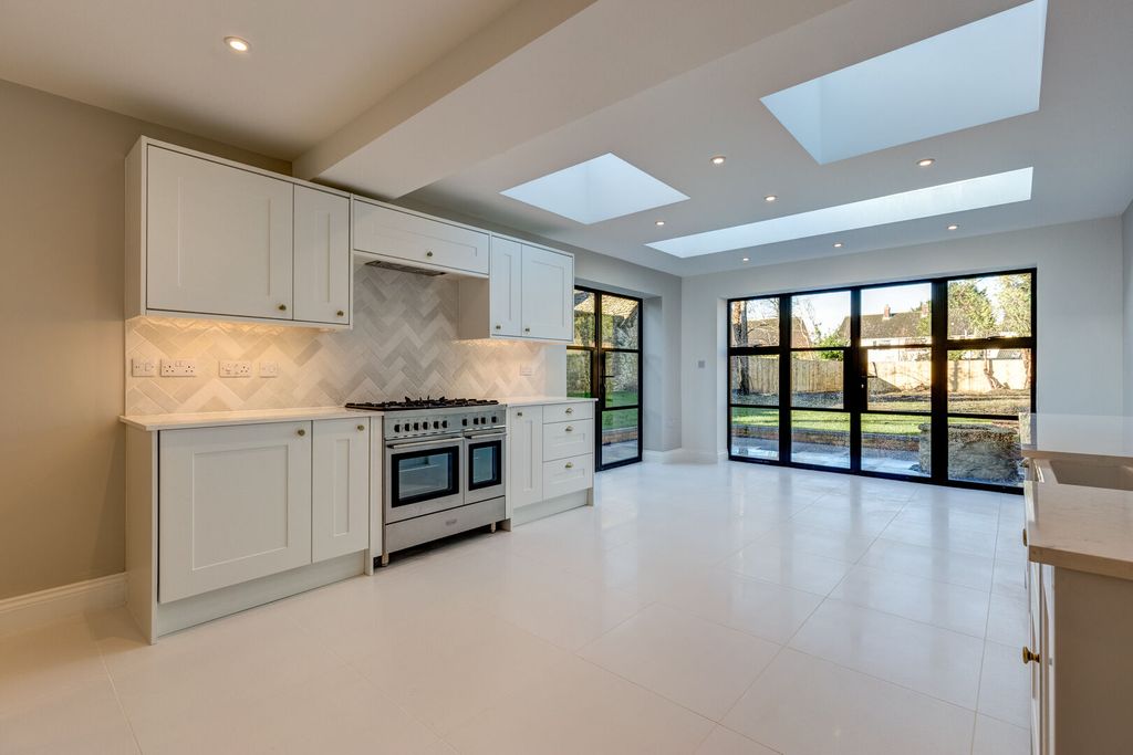 Property photo 1 of 19 Kitchen