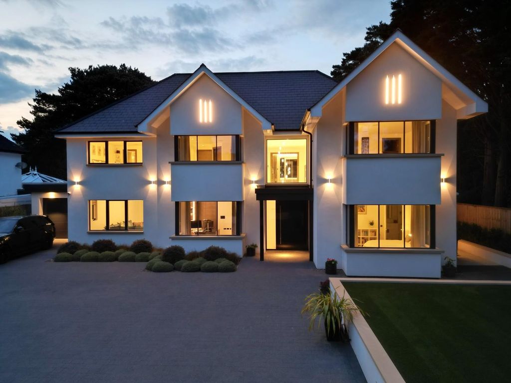 Property photo 3 of 33