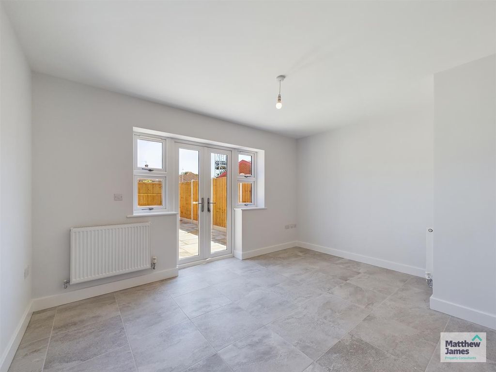 Property photo 2 of 18 Cam01235G0-Pr0039-Still019.Jpg