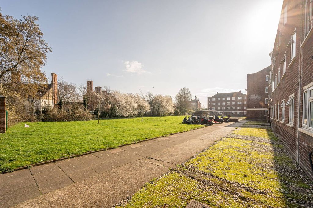 Property photo 1 of 4