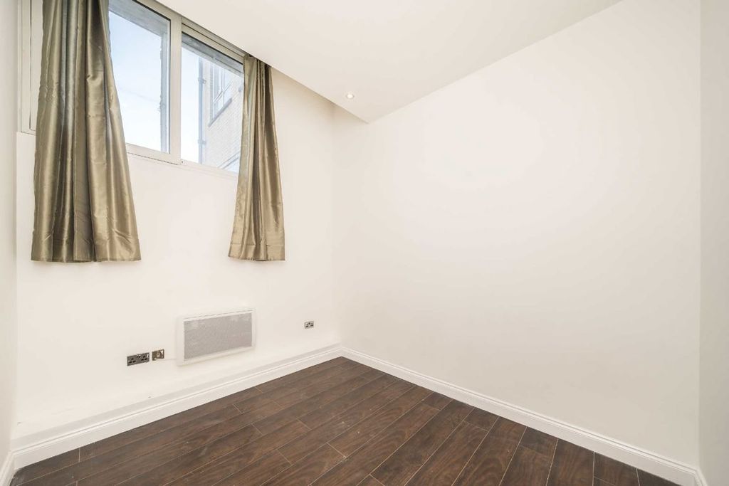 Property photo 2 of 4