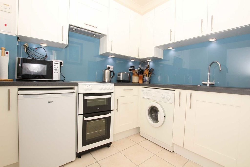 Property photo 3 of 4