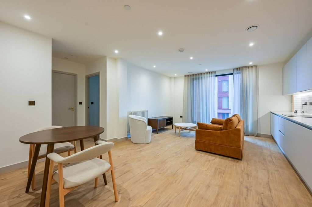 Property photo 2 of 29