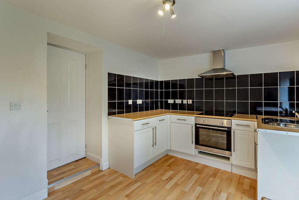 Property photo 2 of 22