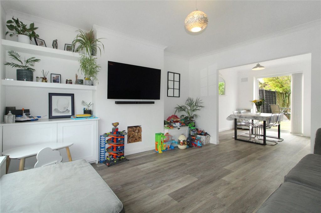 Property photo 2 of 19 Picture No. 25