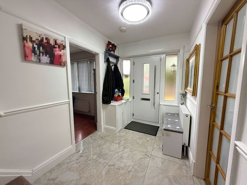 Property photo 3 of 31