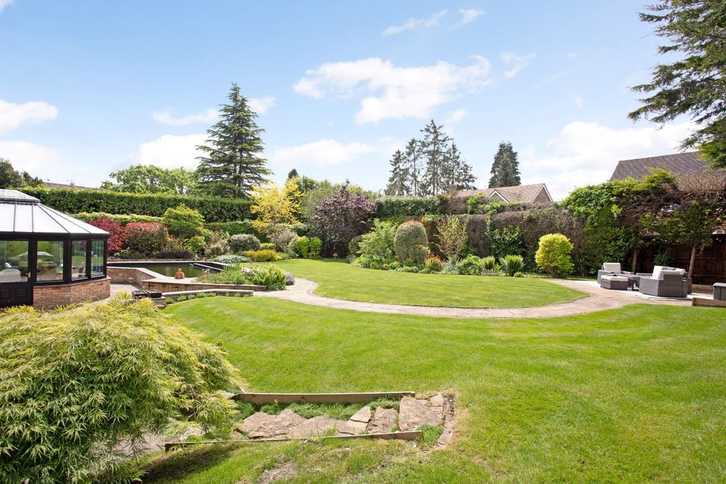 Property photo 3 of 22 Garden