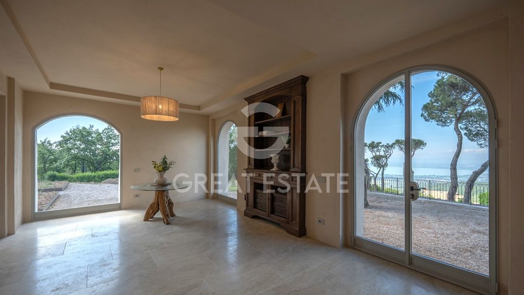 Property photo 2 of 98 Interiors