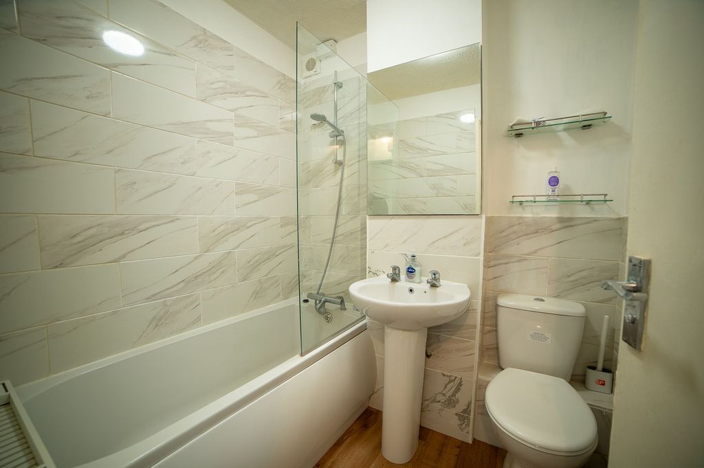 Property photo 3 of 13 Bathroom