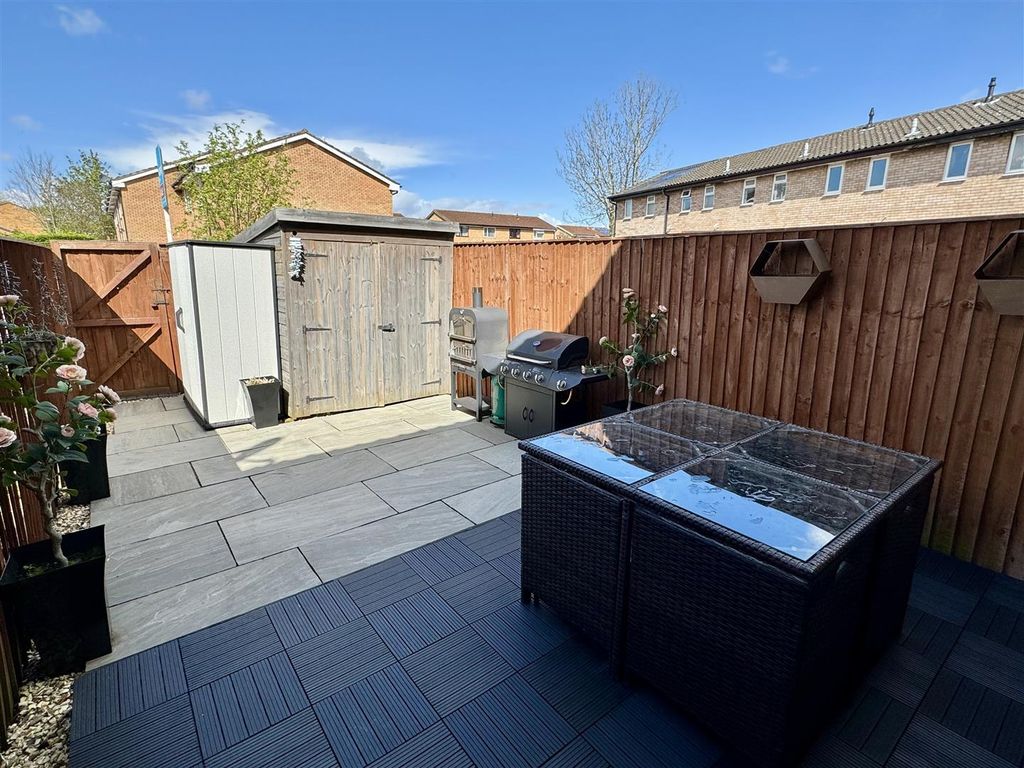 Property photo 3 of 18