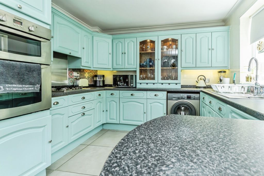 Property photo 2 of 16 Kitchen