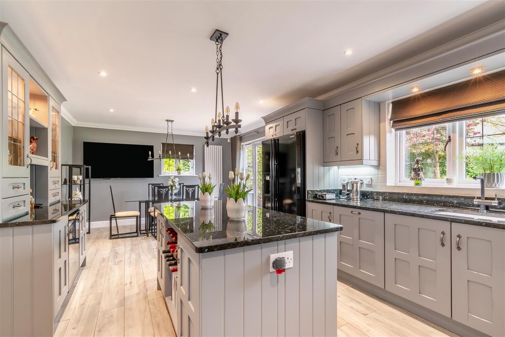 Property photo 1 of 36 Kitchen/Breakfast Room
